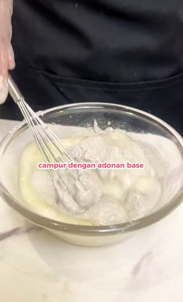 Cara bikin bolu ketan hitam keju lumer viral antiambyar, tak perlu oven, cuma kukus doang