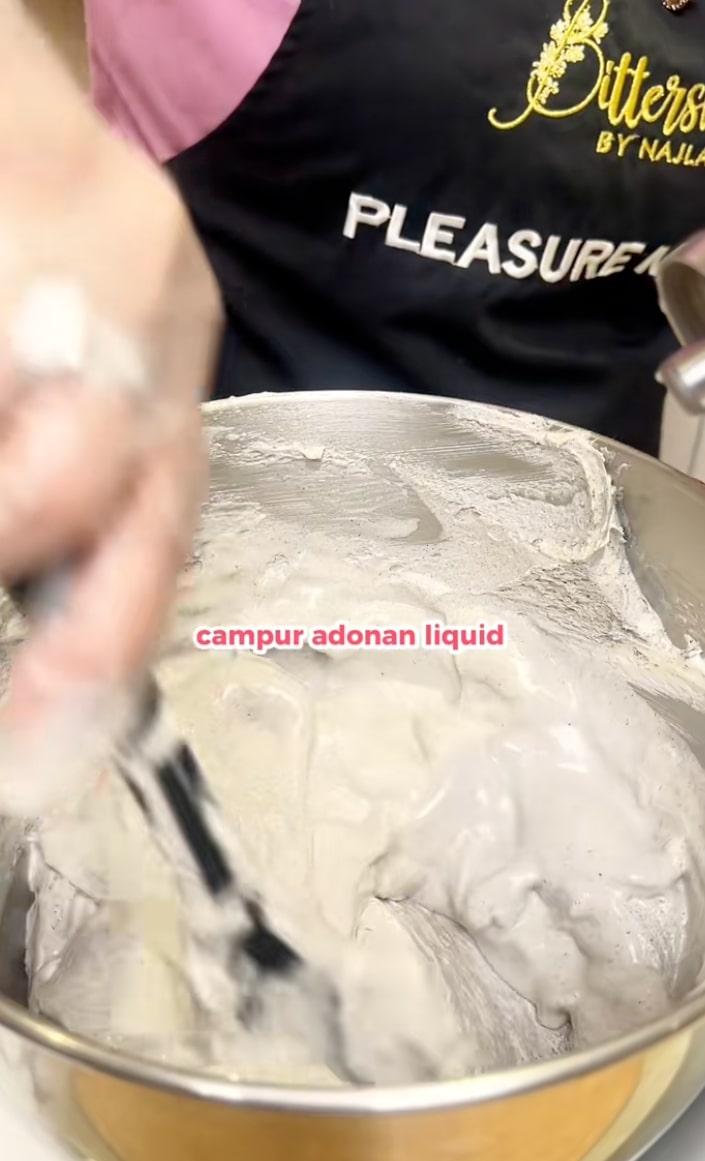 Cara bikin bolu ketan hitam keju lumer viral antiambyar, tak perlu oven, cuma kukus doang