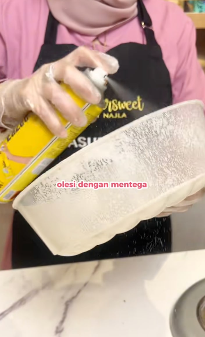 Cara bikin bolu ketan hitam keju lumer viral antiambyar, tak perlu oven, cuma kukus doang