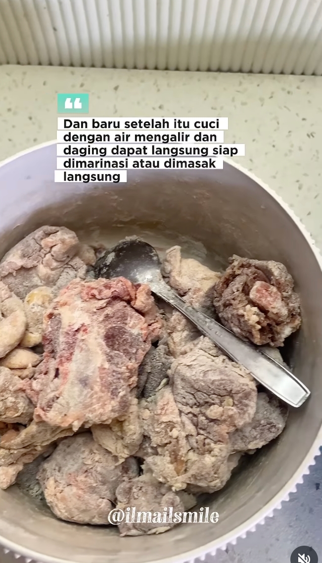 Masih banyak daging kurban? Gini cara simple biar nggak bau prengus lagi, cuma pakai tepung