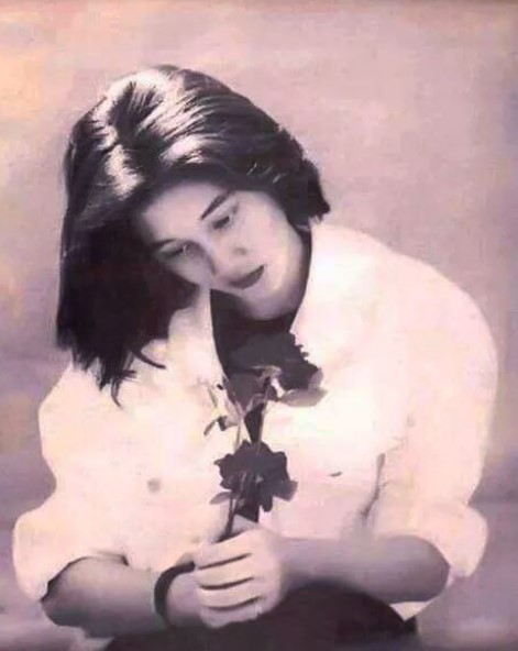 11 Potret cantik Nike Ardilla di cover kaset ini bikin nostalgia, album lawasnya sukses di pasaran