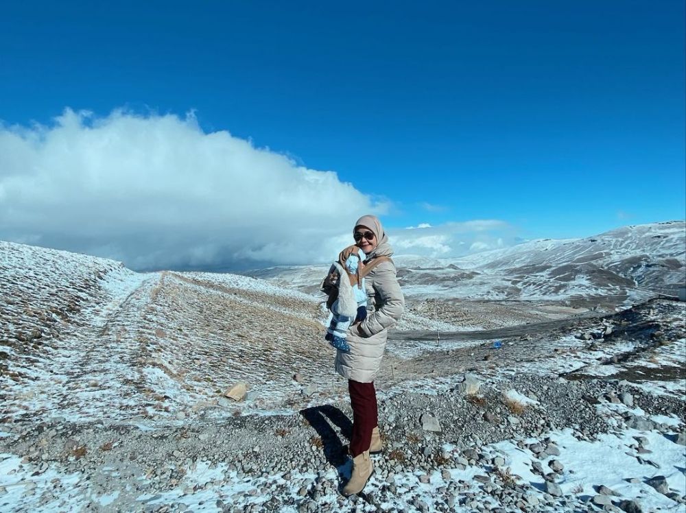 Saudara Shireen Sungkar di Cinta Fitri kini jadi ibu 3 anak, 11 potret terbarunya kian menawan