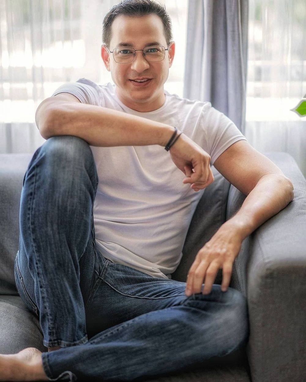 Kini hot daddy di usia 54 tahun dulunya atlet taekwondo, 11 potret terbaru aktor ini bikin terpesona