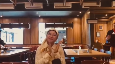 Kini mantap berhijab dan jadi IRT, ini 11 potret terbaru bintang iklan pembersih wajah bareng Gunawan