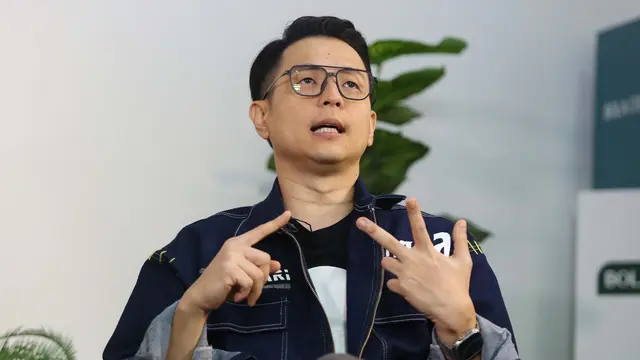 Sempat bimbang, ini alasan Ernest Prakasa pamit dari Twitter