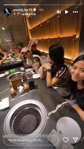 Sudah pisah tetap akur, 7 potret Young Lex dan Eriska Nakesya kompak momong anak usai cerai