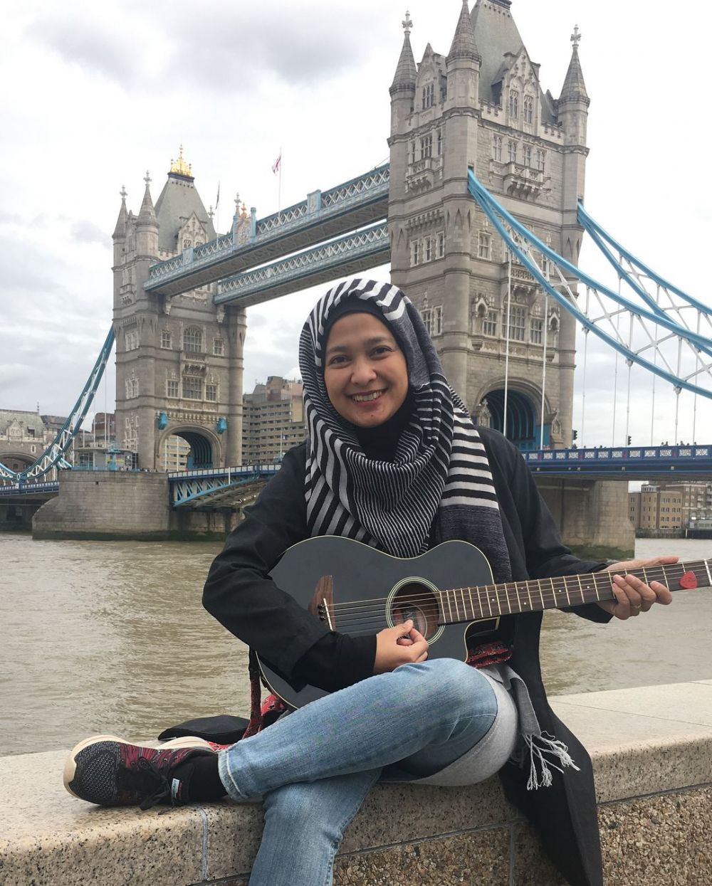 Model video klip Sheila On 7 ini ternyata sepupu Eros, ini 11 potret terbaru kian cantik pakai hijab