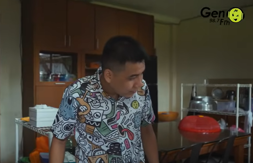 Punya hunian seluas 2 hektar, ini 7 cara Iwan Fals menata dapur berdinding tegel sederhana