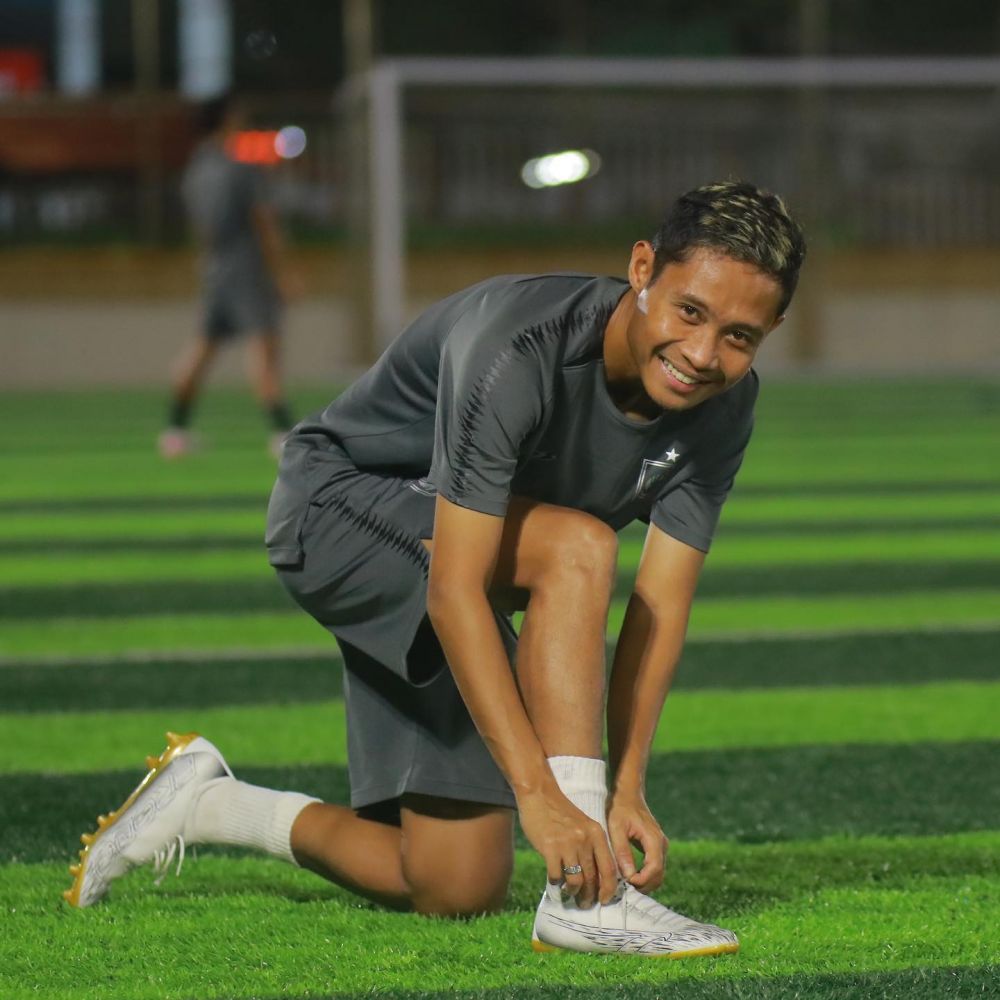 9 Potret terbaru Evan Dimas, penggawa Timnas U-19 yang kini hidup berkesenian di Tulungagung