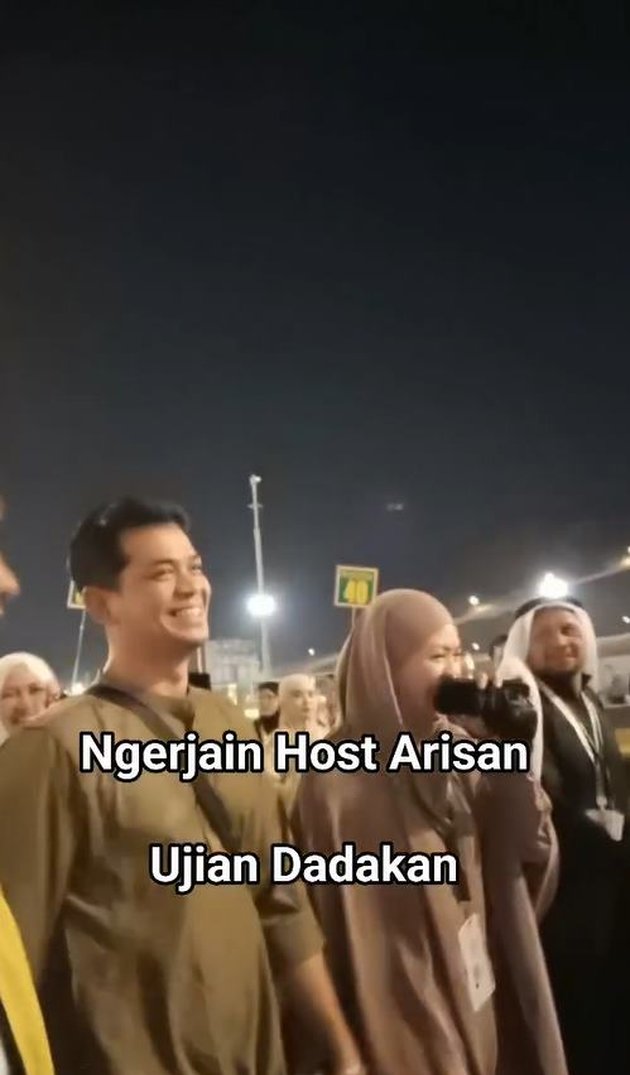 Diam-diam pergi haji, ini 9 potret Surya Insomnia bareng istri jalani ibadah di Tanah Suci