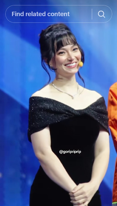 Mendadak digunjing wajahnya dibilang tua, 9 pesona Asmirandah saat tampil di acara awards TV