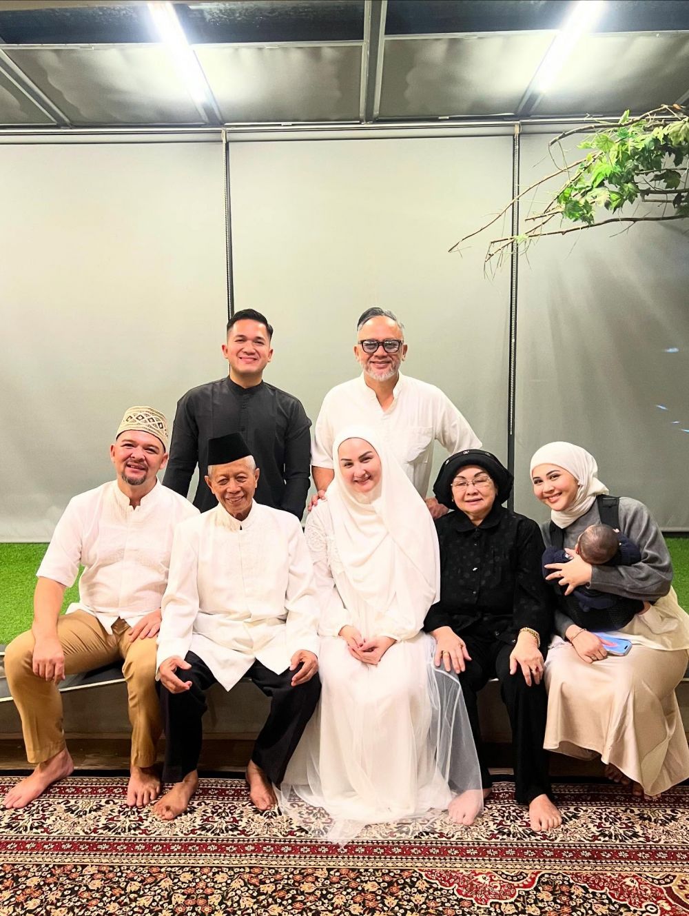 Bertemu guru ngaji semasa kecil, Mona Ratuliu ungkap sosok inilah yang membawa ayahnya mualaf