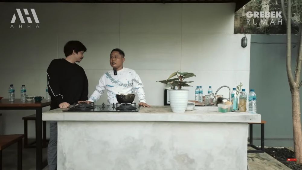 Jadi petani bisa punya kebun 2 hektar, intip 7 cara Narji menata dapur dengan mini bar