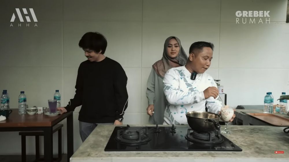 Jadi petani bisa punya kebun 2 hektar, intip 7 cara Narji menata dapur dengan mini bar