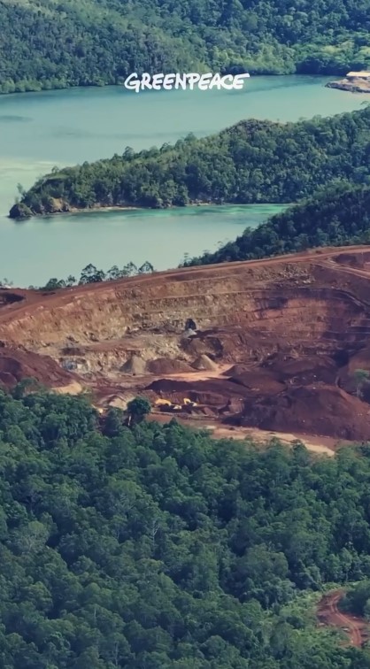 9 Potret Angela Gilsha menyusuri Raja Ampat, ungkap kondisi air laut mulai keruh