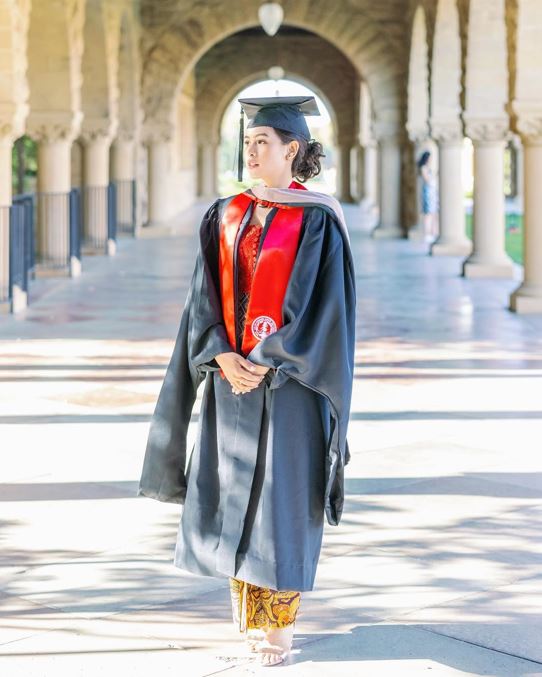 Dikenal sebagai sosok cerdas, Maudy Ayunda ternyata pernah hampir tak naik kelas gegara hal ini