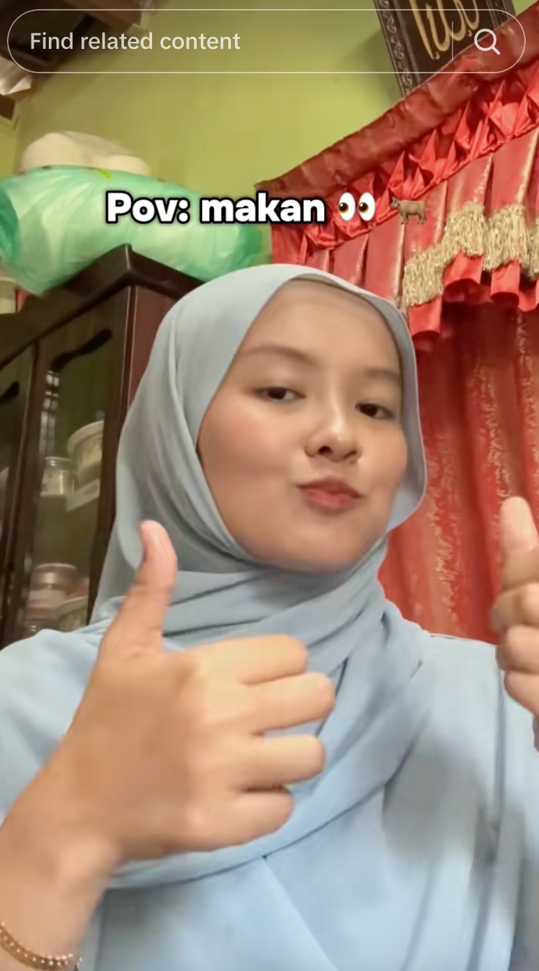 Cewek ini santai banget makan bola mata sapi mentah, teksturnya serasa jeli