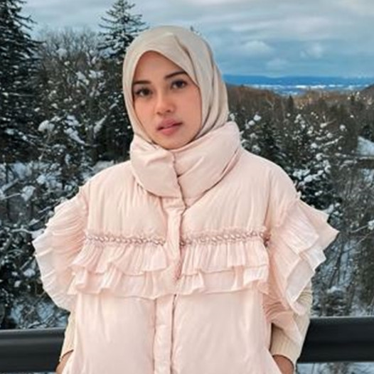 Dinikahi anak Fanny Bauty cuma 4 bulan, intip 9 potret lawas Yofina mantan adik ipar Shireen Sungkar