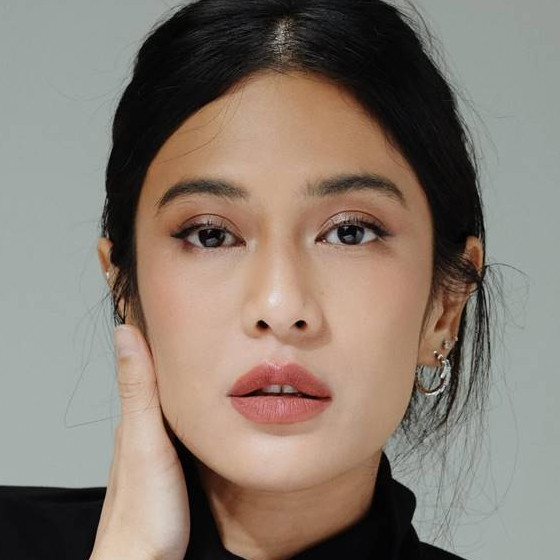 Tak malu tunjukkan gigi ompong, ini 7 potret masa kecil Dian Sastro, senyum polosnya bikin meleleh