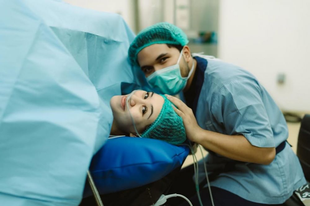 7 Potret Aaliyah Massaid melahirkan anak ke-1 bernama Ahmad Arash Omara Thariq, jalani operasi caesar