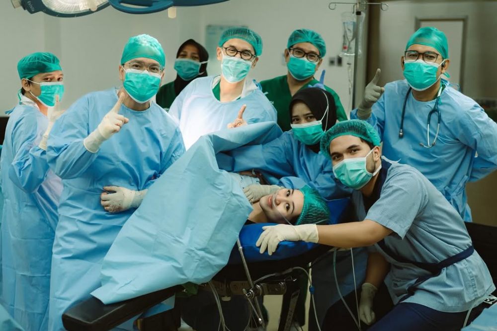 7 Potret Aaliyah Massaid melahirkan anak ke-1 bernama Ahmad Arash Omara Thariq, jalani operasi caesar