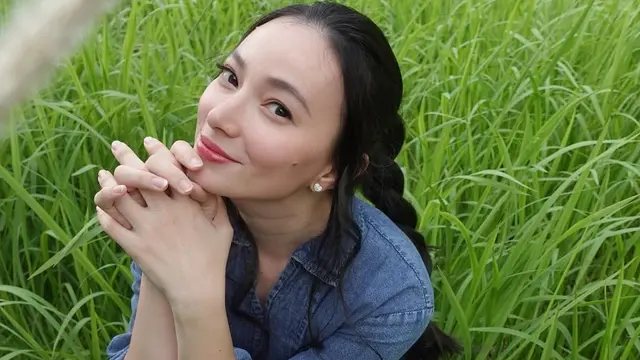 7 Potret Asmirandah tanpa makeup, bukti cantik alami meski baru bangun tidur