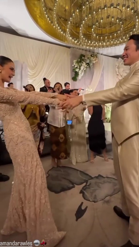 Diam-diam nikah di Australia, 9 potret resepsi Amanda Rawles dan Adriel Susanteo digelar di Indonesia