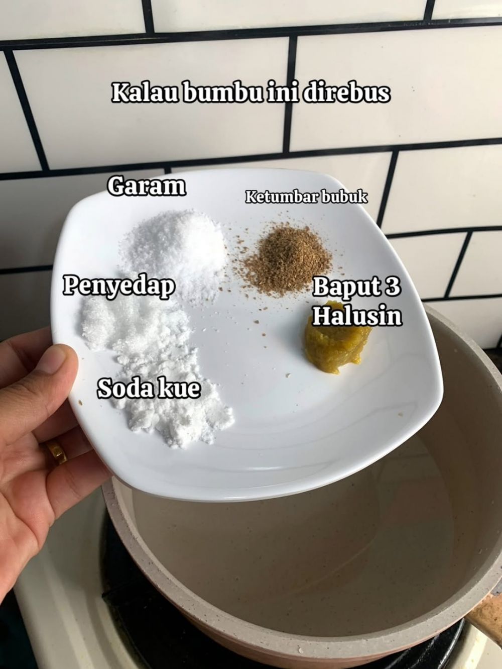 Penggemar gorengan merapat, ini cara mudah bikin tahu goreng yang dalemnya selembut tahu susu