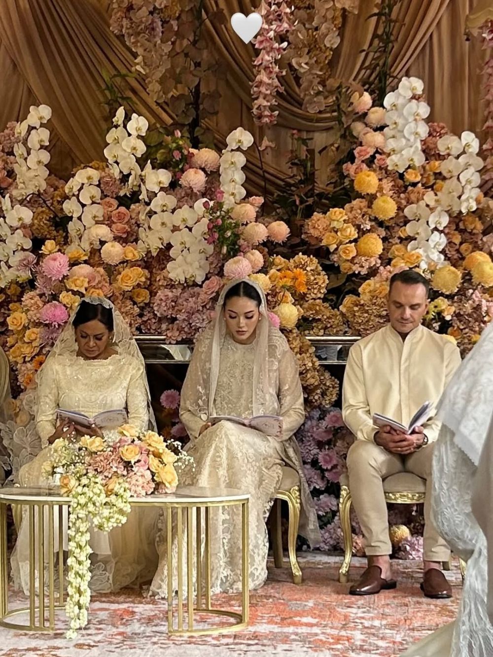 Digelar mewah dengan dihadiri keluarga, ini 9 potret pengajian menjelang pernikahan Alyssa Daguise