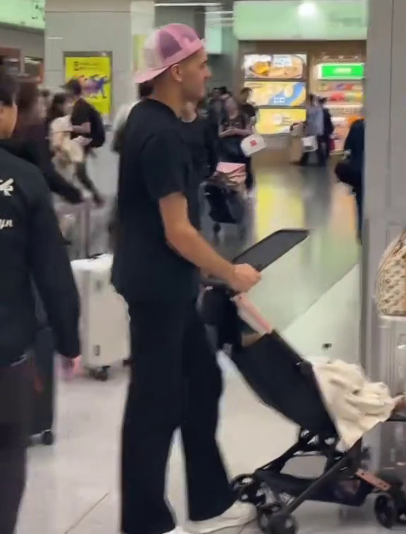 Liburan bareng Jennifer Coppen di Jepang, 7 potret Justin Hubner dekat dengan Kamari bak anak sendiri