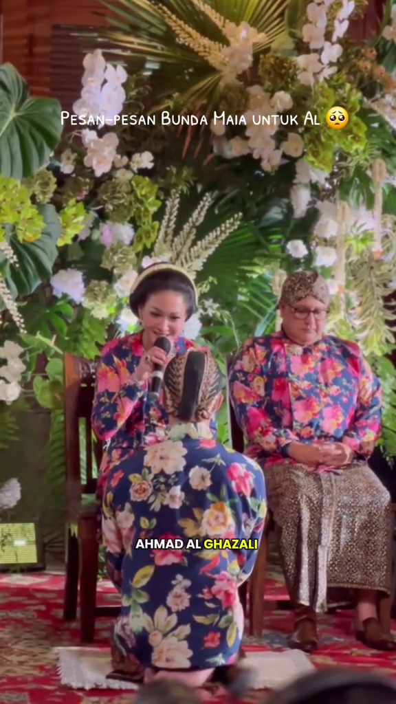 9 Potret momen Al Ghazali sungkem ke Maia Estianty jelang nikah, bikin terharu