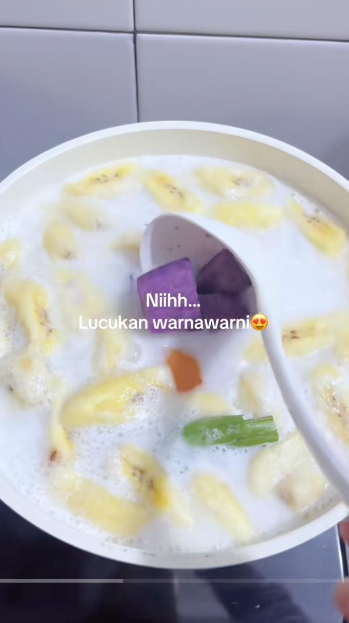 Cara benar masak kolak ubi warna-warni, jangan lakukan ini kalau ogah kuahnya berubah warna