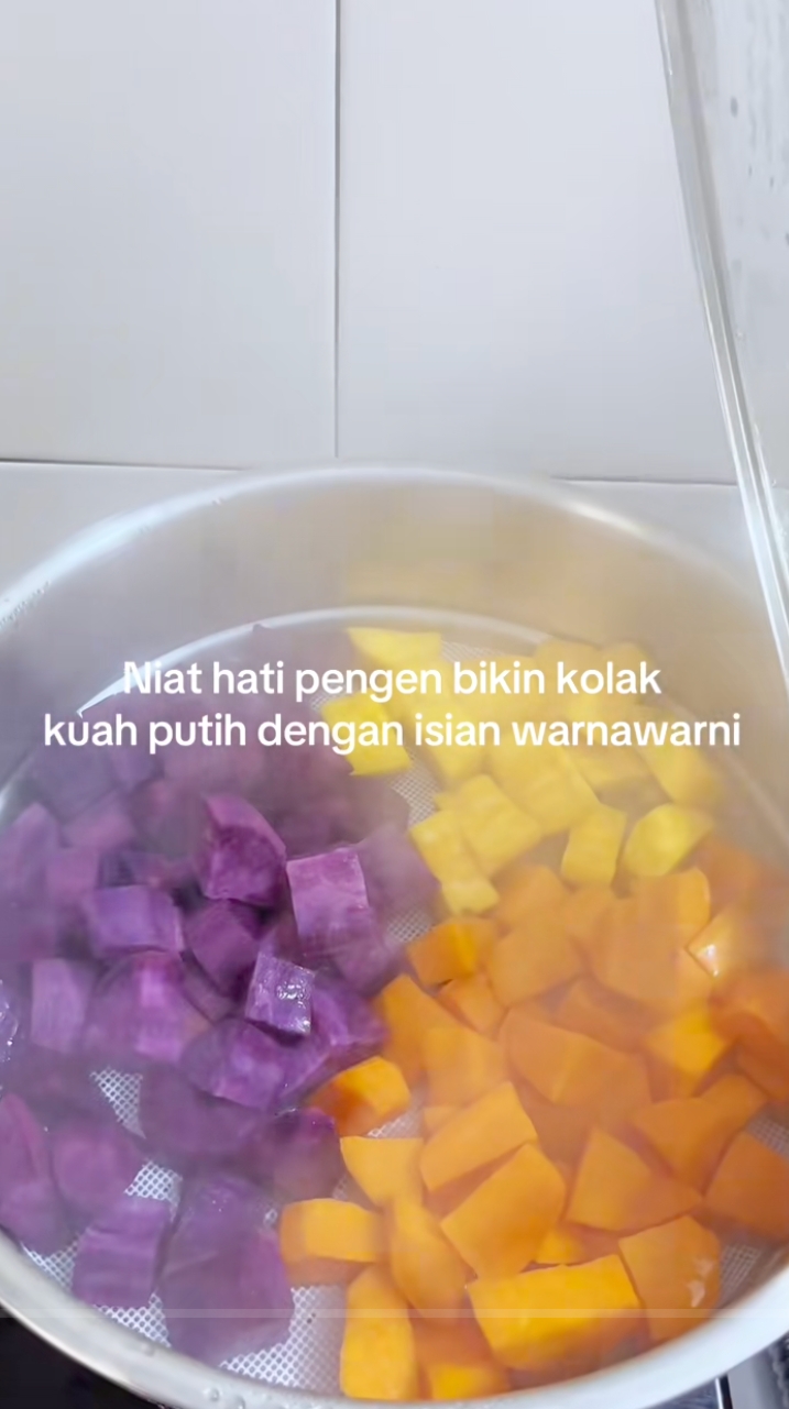 Cara benar masak kolak ubi warna-warni, jangan lakukan ini kalau ogah kuahnya berubah warna