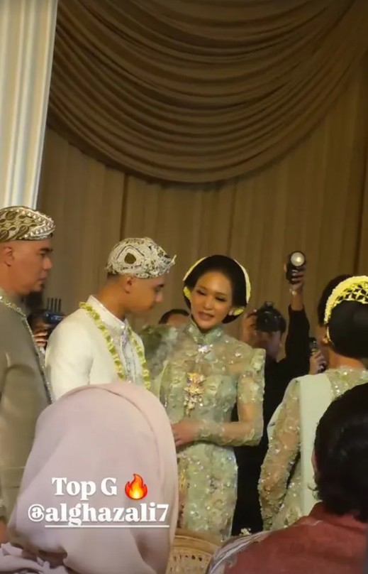 11 Potret akad nikah Al Ghazali dan Alyssa Daguise digelar intimate, maharnya pakai mata uang Euro