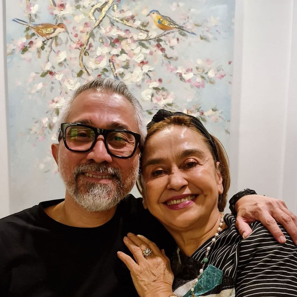 Wanita cantik model majalah ini ternyata ibu tiri aktor top, 11 potret terbarunya manglingi