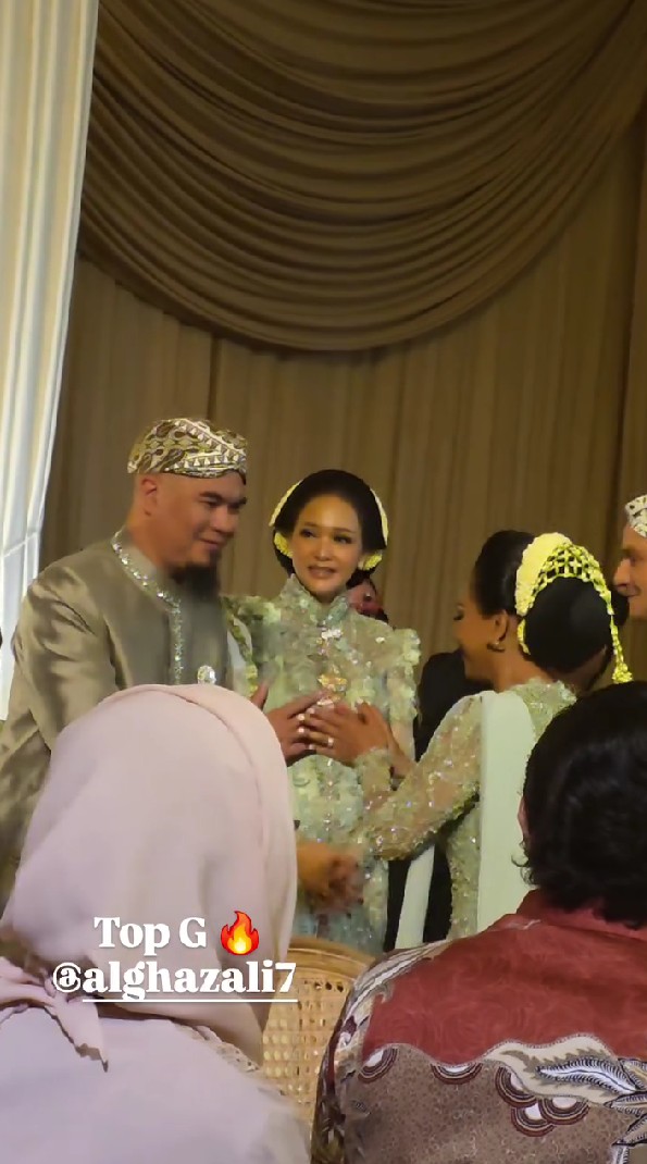5 Potret Maia Estianty dan Ahmad Dhani antar Al Ghazali ke pelaminan, kesampingkan konflik demi anak