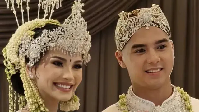 Penampakan cincin nikah Alyssa Daguise dan Al Ghazali, simpel dan elegan