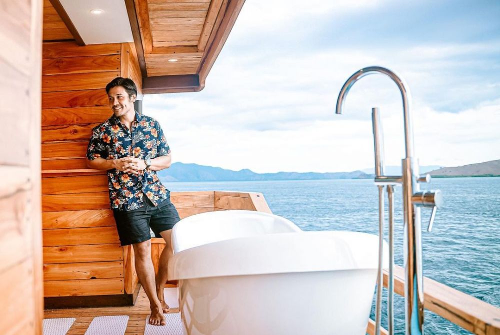 11 Potret terbaru mantan pacar Laudya Cynthia Bella, sekarang jadi bos PH