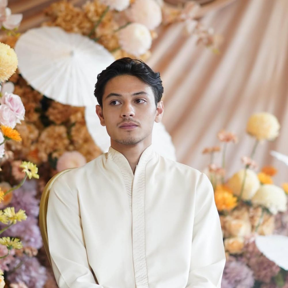 Bukan ayah tapi adik yang jadi wali nikah, 9 potret Andhika Daguise yang berprofesi selebgram