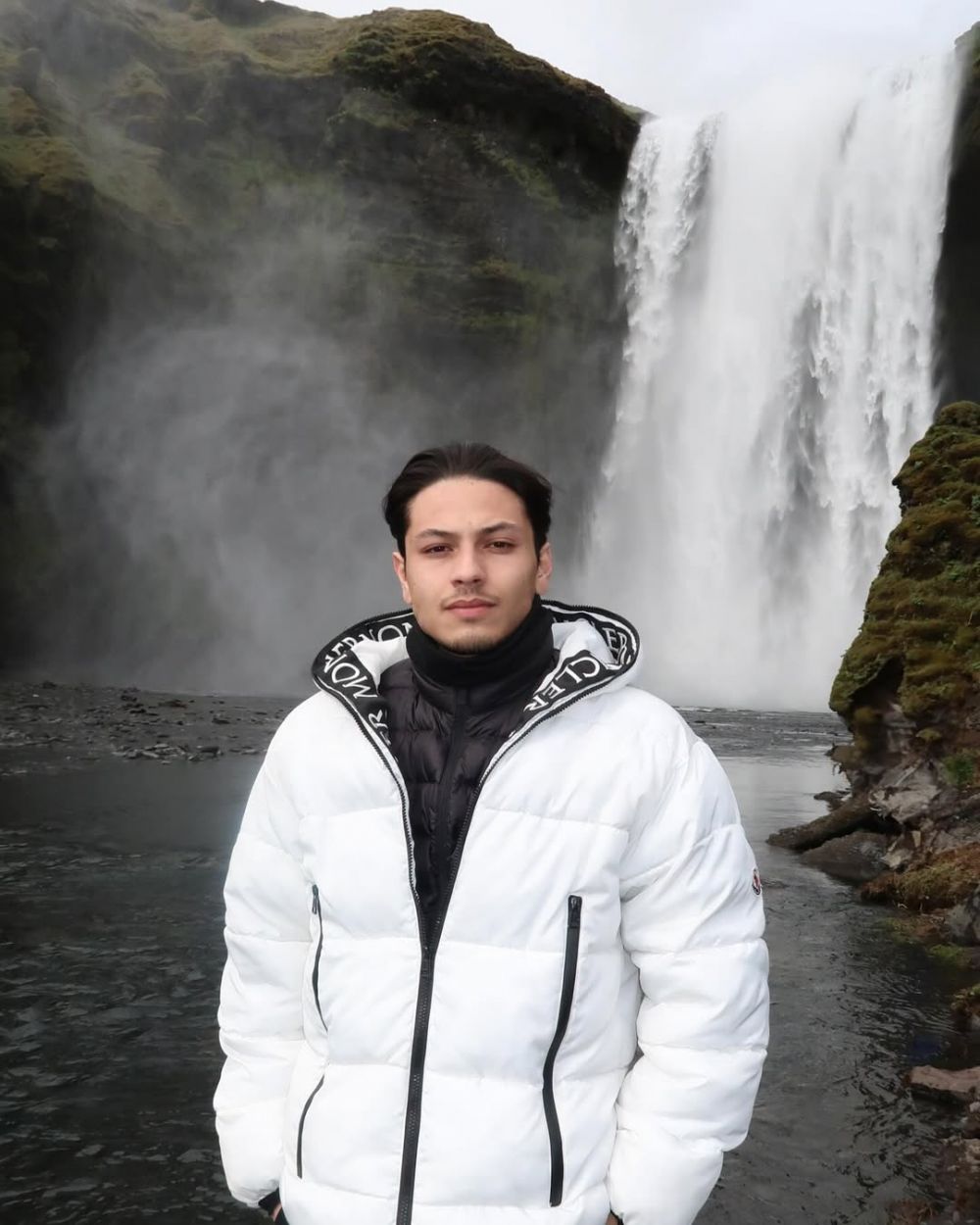 Bukan ayah tapi adik yang jadi wali nikah, 9 potret Andhika Daguise yang berprofesi selebgram