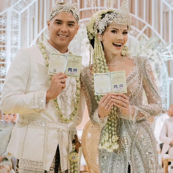 Dipenuhi barang branded, ini 7 potret mewahnya seserahan Al Ghazali untuk Alyssa Daguise