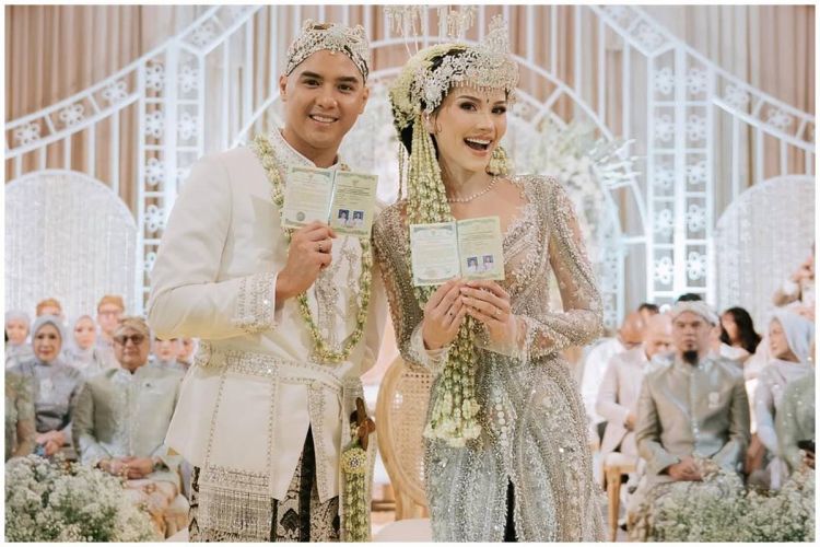 Tampil flawless di akad pernikahan, ini 8 potret detail makeup Alyssa Daguise yang mirip Barbie Sunda