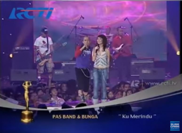 11 Potret lawas Bunga Citra Lestari saat di atas panggung, gayanya sederhana nggak neko-neko