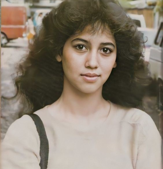 Potret wajah polos 10 seleb era 80-an saat remaja, kecantikan Lydia Kandou disebut mirip Kajol