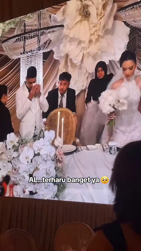Suasana khidmat hingga menangis haru, ini 9 potret intimate dinner party Al Ghazali dan Alyssa Daguise