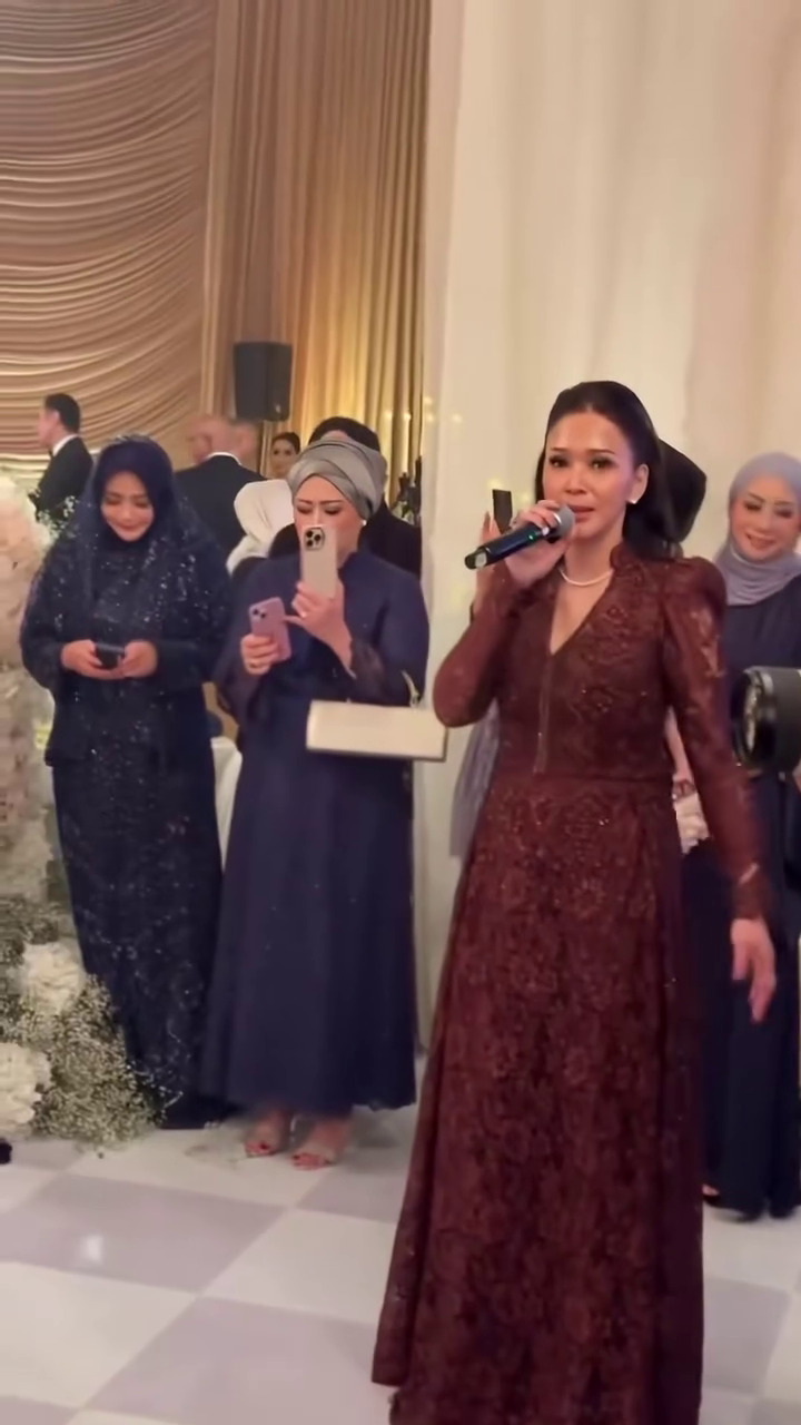 Suasana khidmat hingga menangis haru, ini 9 potret intimate dinner party Al Ghazali dan Alyssa Daguise