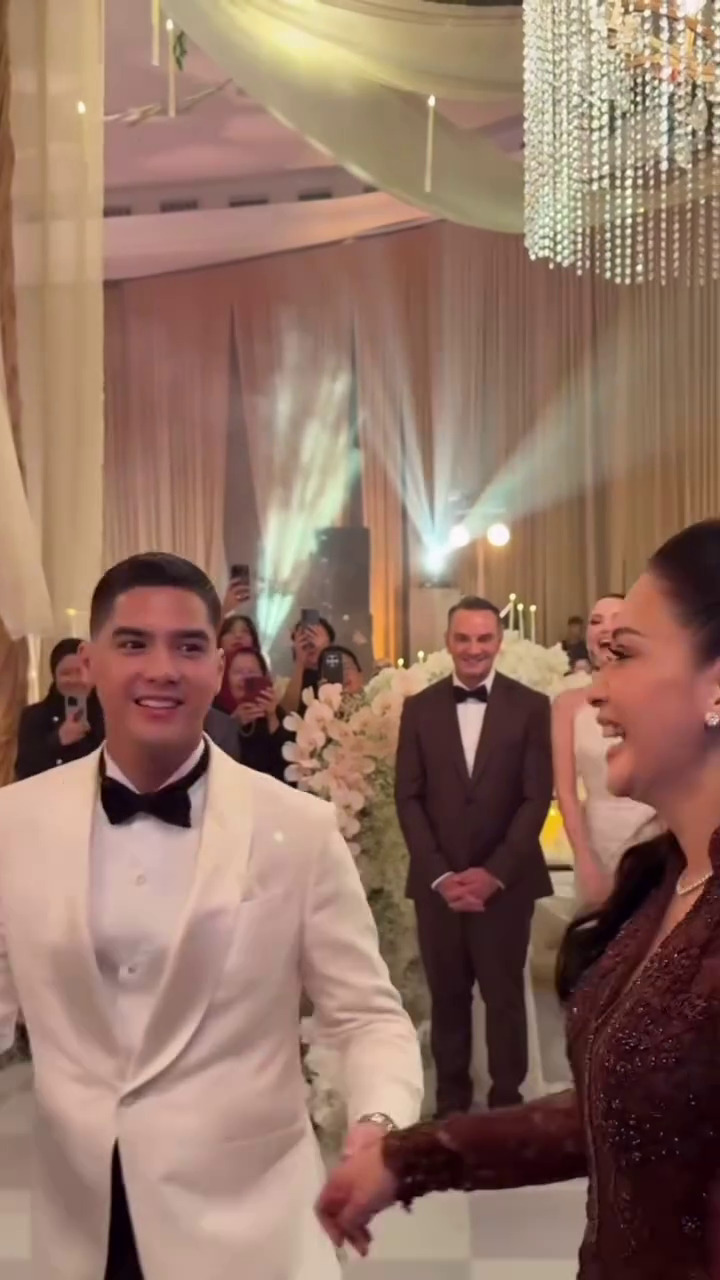 Suasana khidmat hingga menangis haru, ini 9 potret intimate dinner party Al Ghazali dan Alyssa Daguise