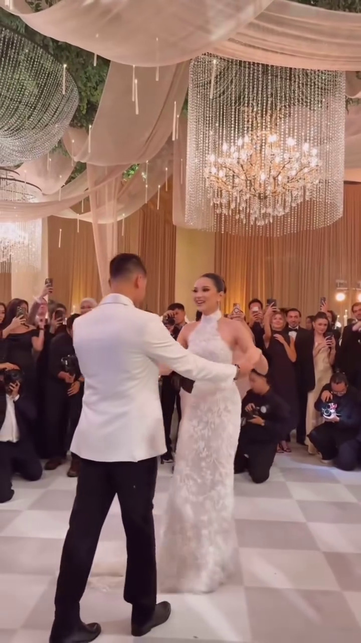 Suasana khidmat hingga menangis haru, ini 9 potret intimate dinner party Al Ghazali dan Alyssa Daguise