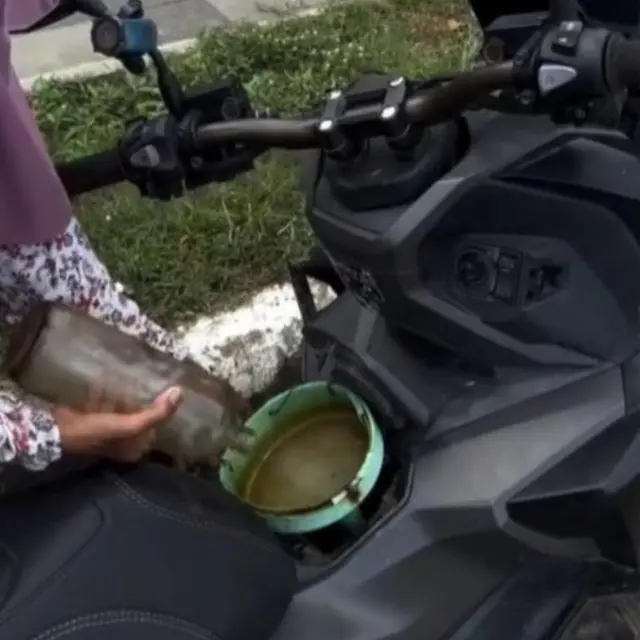 Viral Kevin Diks healing di Lombok, jelajah tempat wisata pakai motor hingga beli bensin eceran