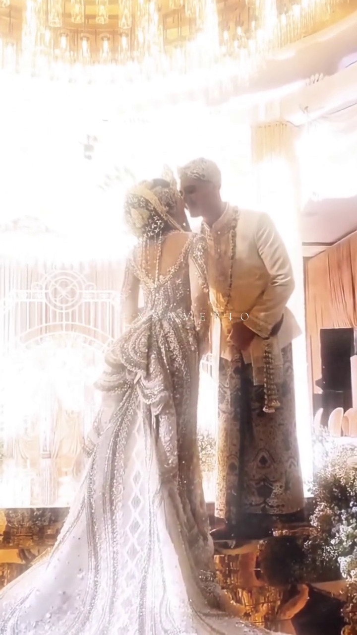 9 Potret kebaya akad Alyssa Daguise karya desainer top dunia Tex Saverio, harganya bikin melongo